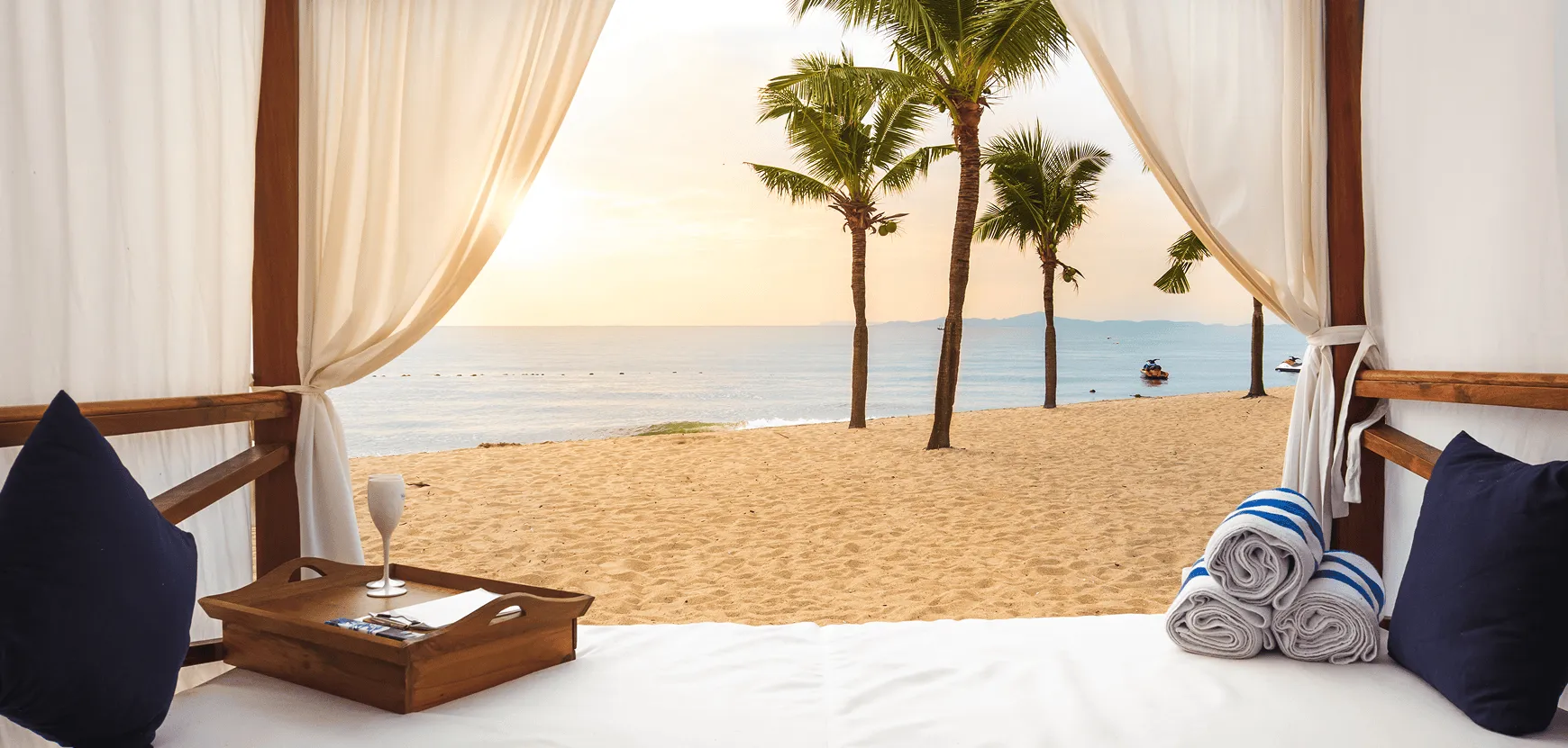 Camas de sol en la playa